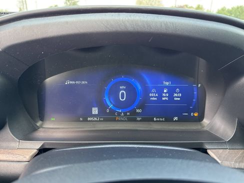 Used 2022 Ford Explorer Platinum w/ Equipment Group 601A AWD/4WD image 33