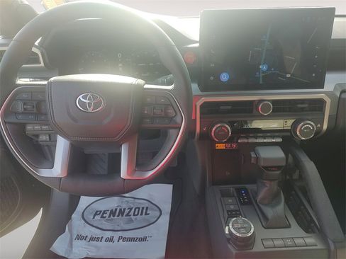 Used 2024 Toyota Tacoma TRD Off-Road image 10