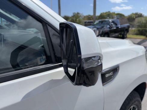 Used 2021 GMC Yukon AT4 w/ AT4 Premium Package image 11