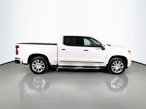 Used 2022 Chevrolet Silverado 1500 High Country w/ High Country Premium Package image 10