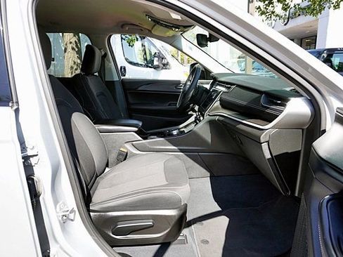 Certified 2023 Jeep Grand Cherokee L Laredo RWD image 12