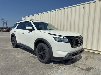 Used 2023 Nissan Pathfinder SL