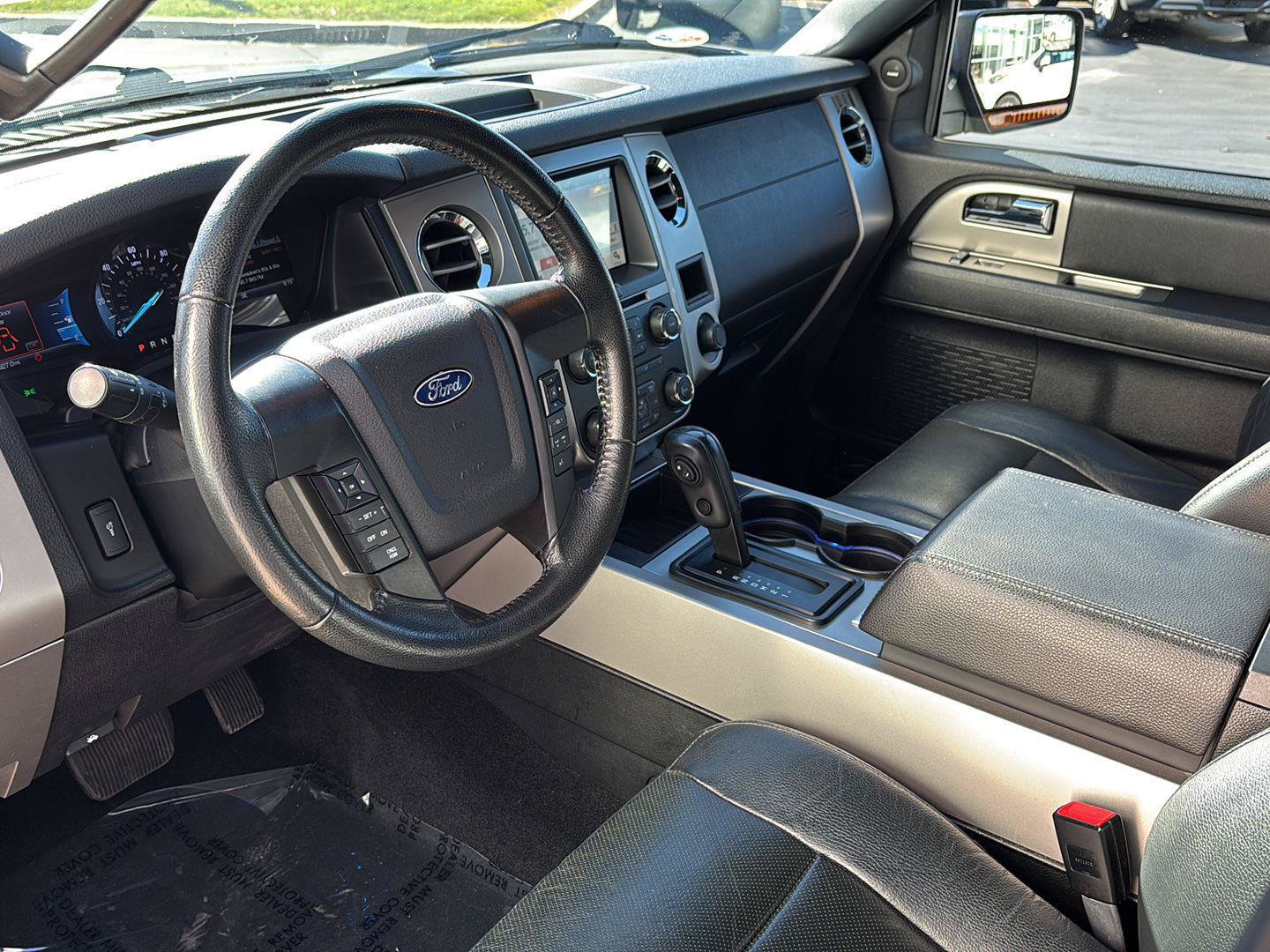 Used 2017 Ford Expedition EL XLT w/ Equipment Group 202A AWD/4WD image 12