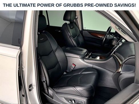 Used 2018 Cadillac Escalade Luxury AWD/4WD image 11