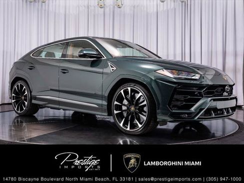 Used 2021 Lamborghini Urus AWD/4WD image 1