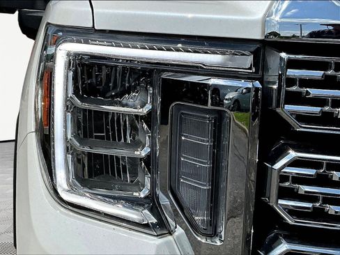 Used 2022 GMC Sierra 3500 Denali AWD/4WD image 33