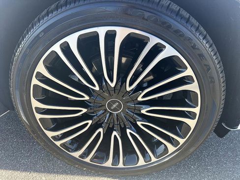 Used 2025 Lincoln Aviator Black Label image 12