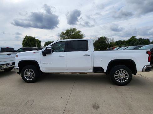 Certified 2025 Chevrolet Silverado 3500 LTZ w/ LTZ Premium Package image 7