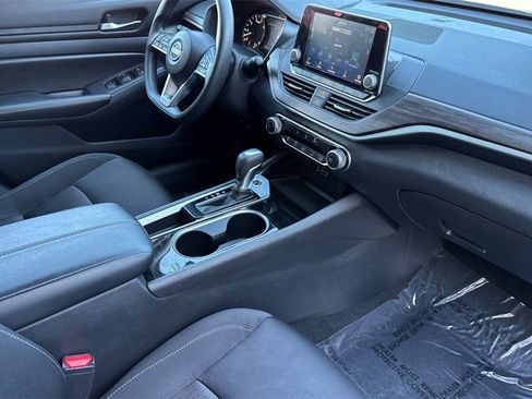 Used 2024 Nissan Altima 2.5 SV image 20