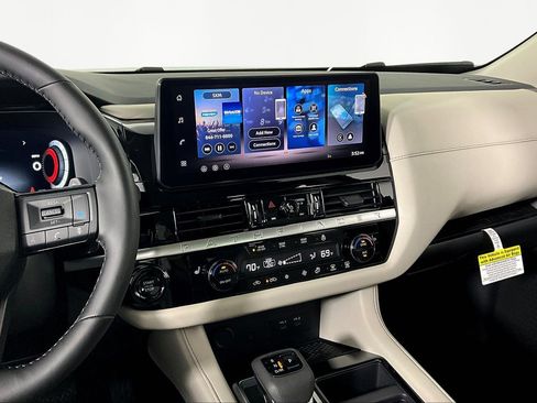 New 2026 Nissan Pathfinder SL image 7