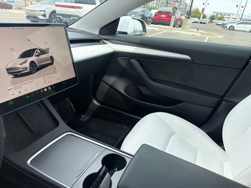 Used 2022 Tesla Model 3 Long Range AWD/4WD image 23