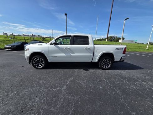 Used 2025 RAM 1500 Laramie AWD/4WD image 9