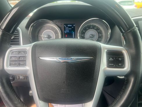 Used 2014 Chrysler 300 C RWD image 20