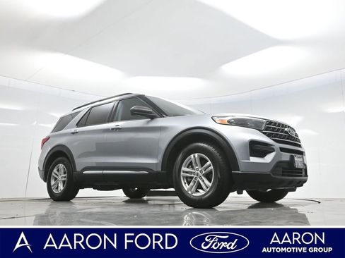 Used 2022 Ford Explorer XLT RWD image 3