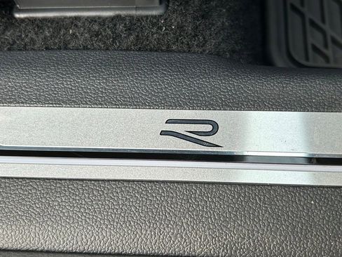 Used 2024 Volkswagen Tiguan SEL R-Line image 53