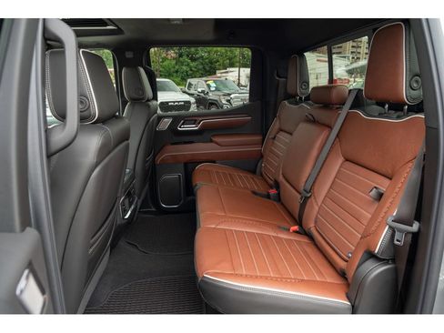 New 2026 GMC Sierra 1500 Denali Ultimate w/ LPO, Black Badging Package AWD/4WD image 13