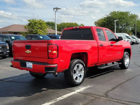 Used 2018 Chevrolet Silverado 1500 Custom w/ Custom Convenience Package RWD image 4