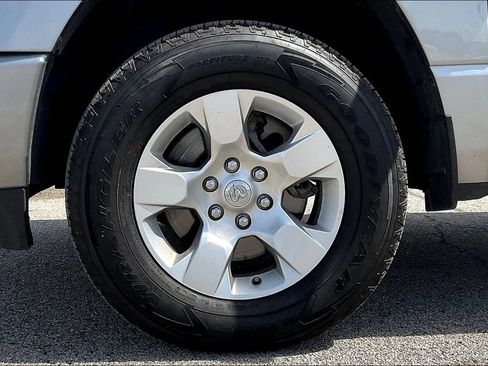 Used 2020 RAM 1500 Big Horn AWD/4WD image 30