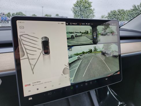 Used 2025 Tesla Model Y Performance AWD/4WD image 4