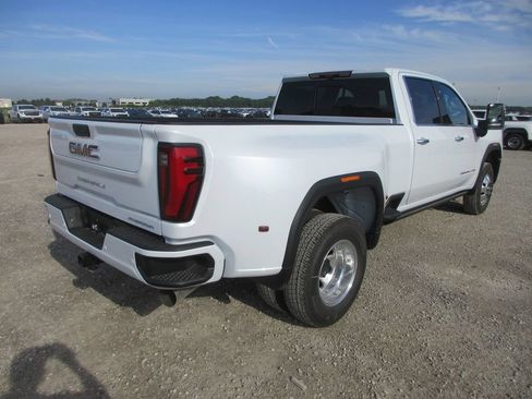 New 2026 GMC Sierra 3500 Denali AWD/4WD image 4