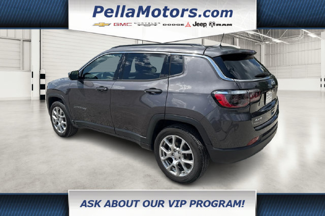 Used 2024 Jeep Compass Latitude AWD/4WD image 5