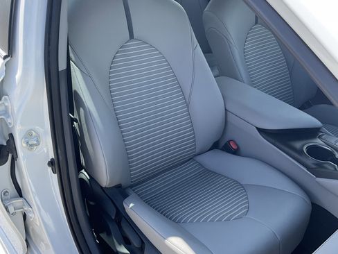 Used 2022 Toyota Camry SE image 20