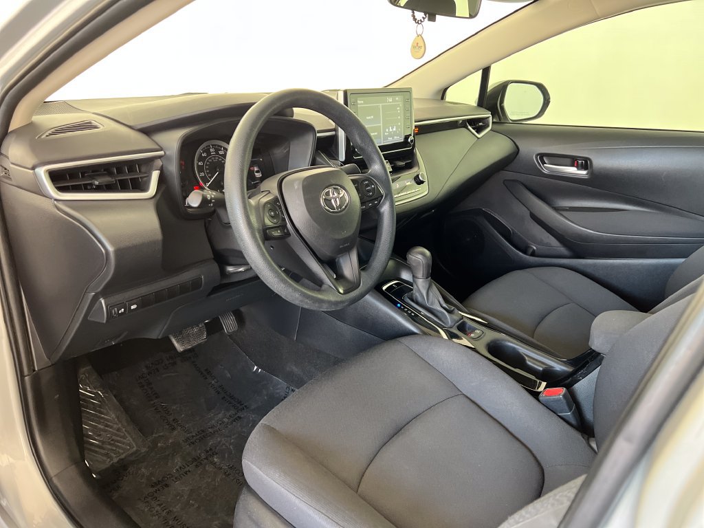 Used 2020 Toyota Corolla LE w/ Carpet Mat Package (TMS) FWD image 19
