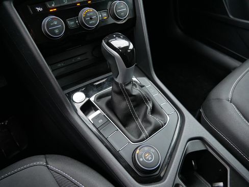 Used 2024 Volkswagen Taos SE w/ Panoramic Sunroof Package image 24