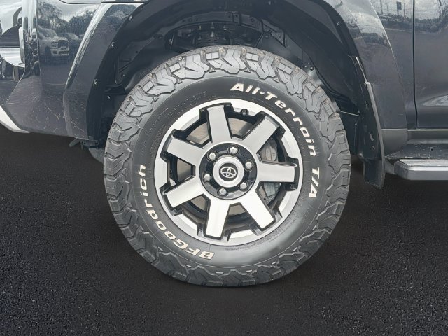 Used 2021 Toyota 4Runner TRD Off-Road AWD/4WD image 29