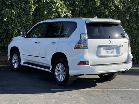 Used 2019 Lexus GX 460 Premium w/ Premium Package image 5