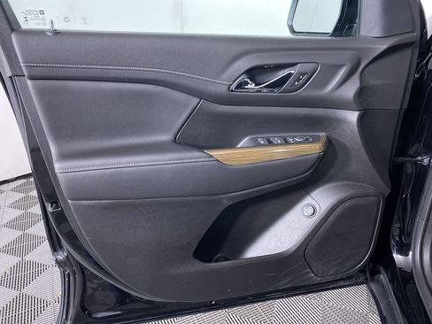 Certified 2023 GMC Acadia SLE w/ Driver Convenience Package image 11