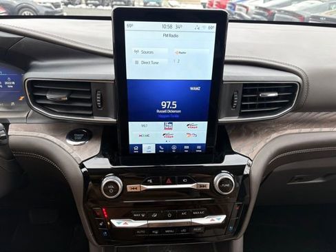 Used 2022 Ford Explorer Platinum w/ Equipment Group 601A image 16