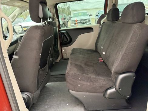 Used 2012 Dodge Grand Caravan SE image 24