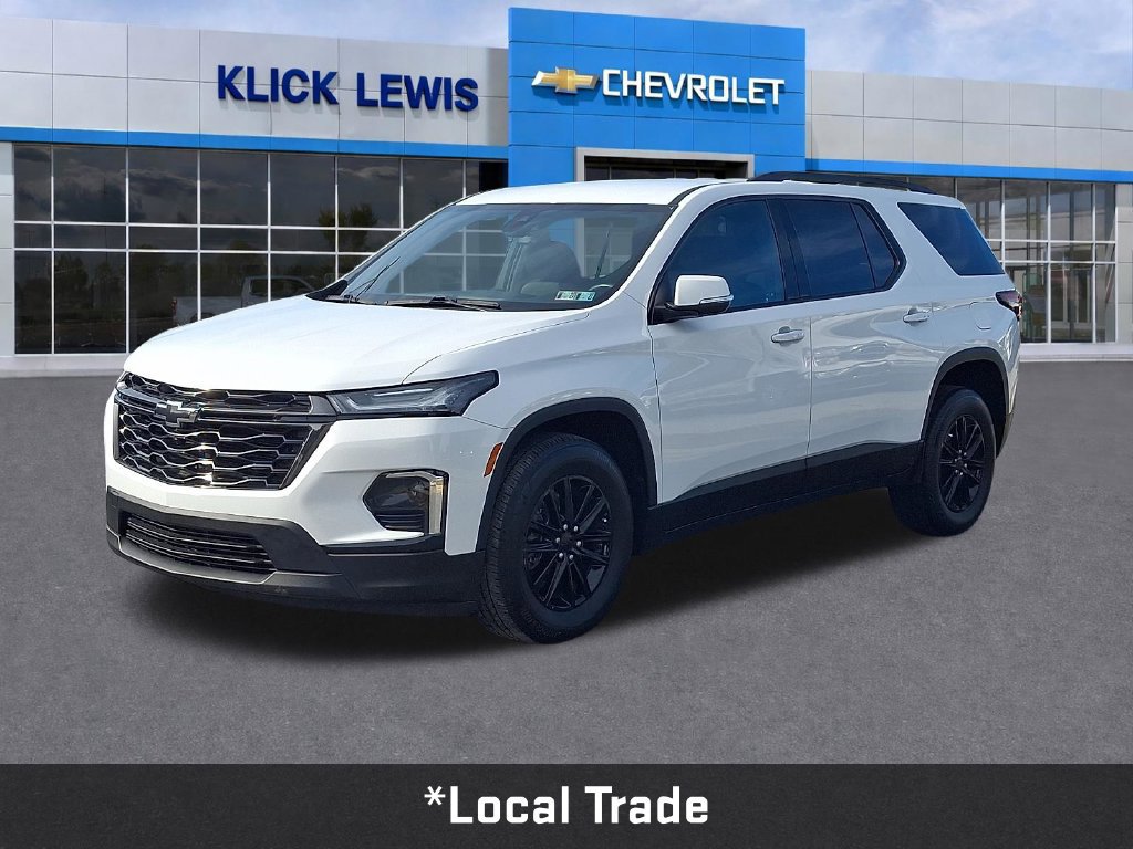 Used 2022 Chevrolet Traverse LT w/ LPO, Black Accent Package AWD/4WD image 3