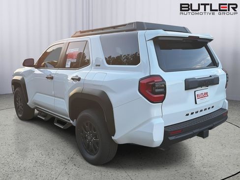 New 2026 Toyota 4Runner SR5 AWD/4WD image 4