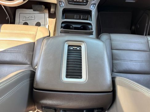 Used 2019 GMC Yukon XL Denali w/ Open Road Package AWD/4WD image 32