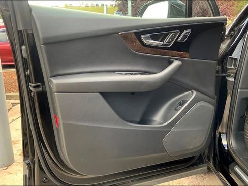 Used 2017 Audi Q7 3.0T Premium image 26