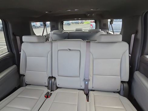 Used 2023 Chevrolet Suburban LT AWD/4WD image 40