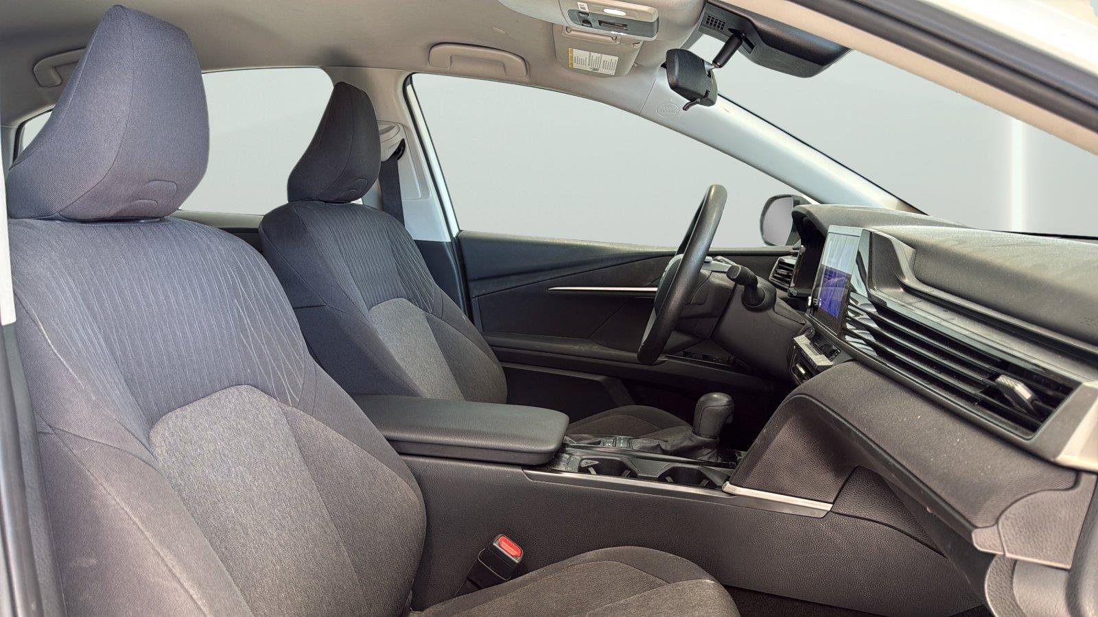 Used 2025 Toyota Camry LE FWD image 14