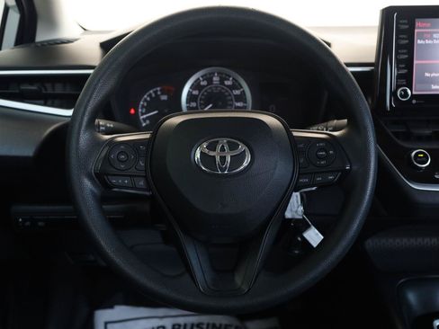 Used 2022 Toyota Corolla LE FWD image 30