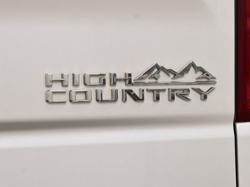Used 2024 Chevrolet Silverado 1500 High Country w/ High Country Premium Package AWD/4WD image 22