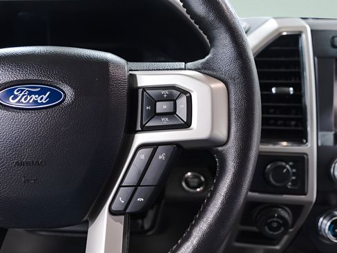 Used 2019 Ford F150 Lariat w/ Equipment Group 502A Luxury AWD/4WD image 13