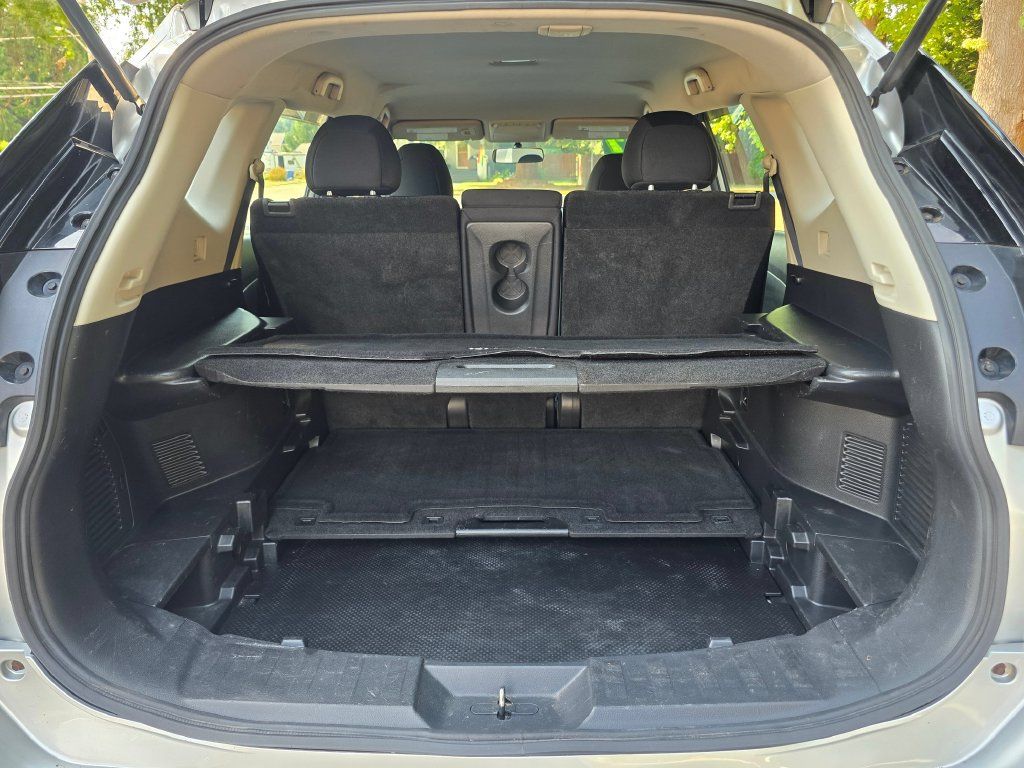Used 2017 Nissan Rogue S AWD/4WD image 18