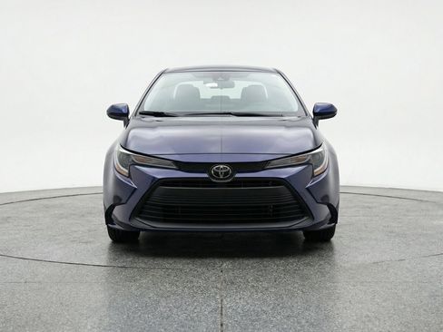 Used 2025 Toyota Corolla LE FWD image 2