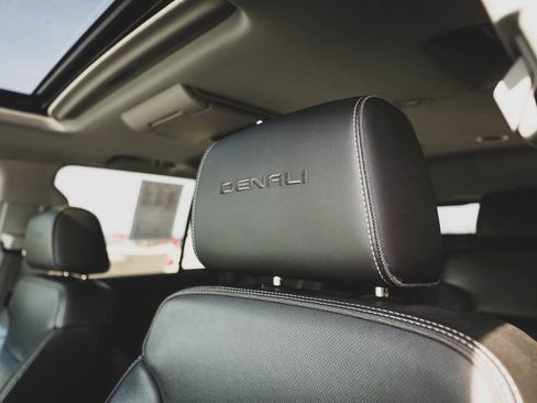 Used 2019 GMC Yukon Denali w/ Denali Ultimate Package image 7