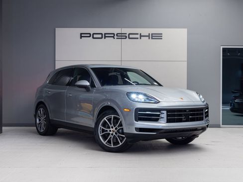 Used 2025 Porsche Cayenne E-Hybrid AWD/4WD image 9