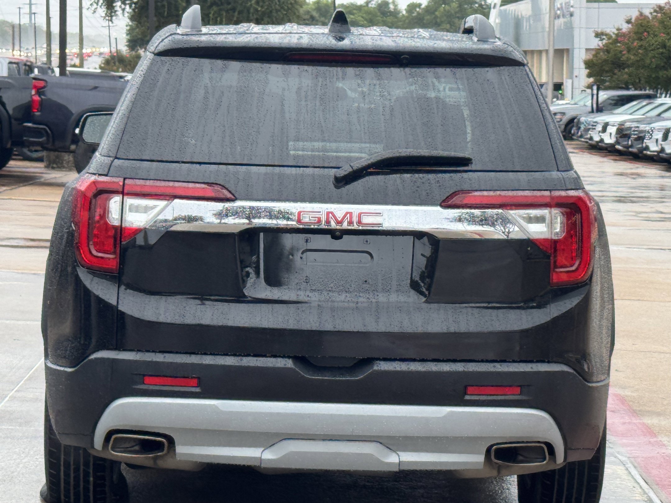Used 2023 GMC Acadia SLT FWD image 6