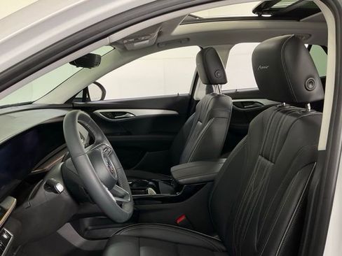 Used 2024 Buick Envision Avenir image 32