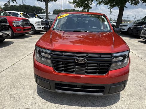 Used 2024 Ford Maverick Lariat w/ Black Appearance Package FWD image 2