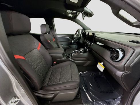 Used 2025 Chevrolet Colorado Z71 w/ Midnight Edition image 28